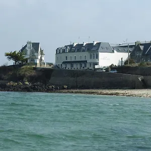 hotel-spa-la-baie-des-anges-landeda.inbrittany.com/